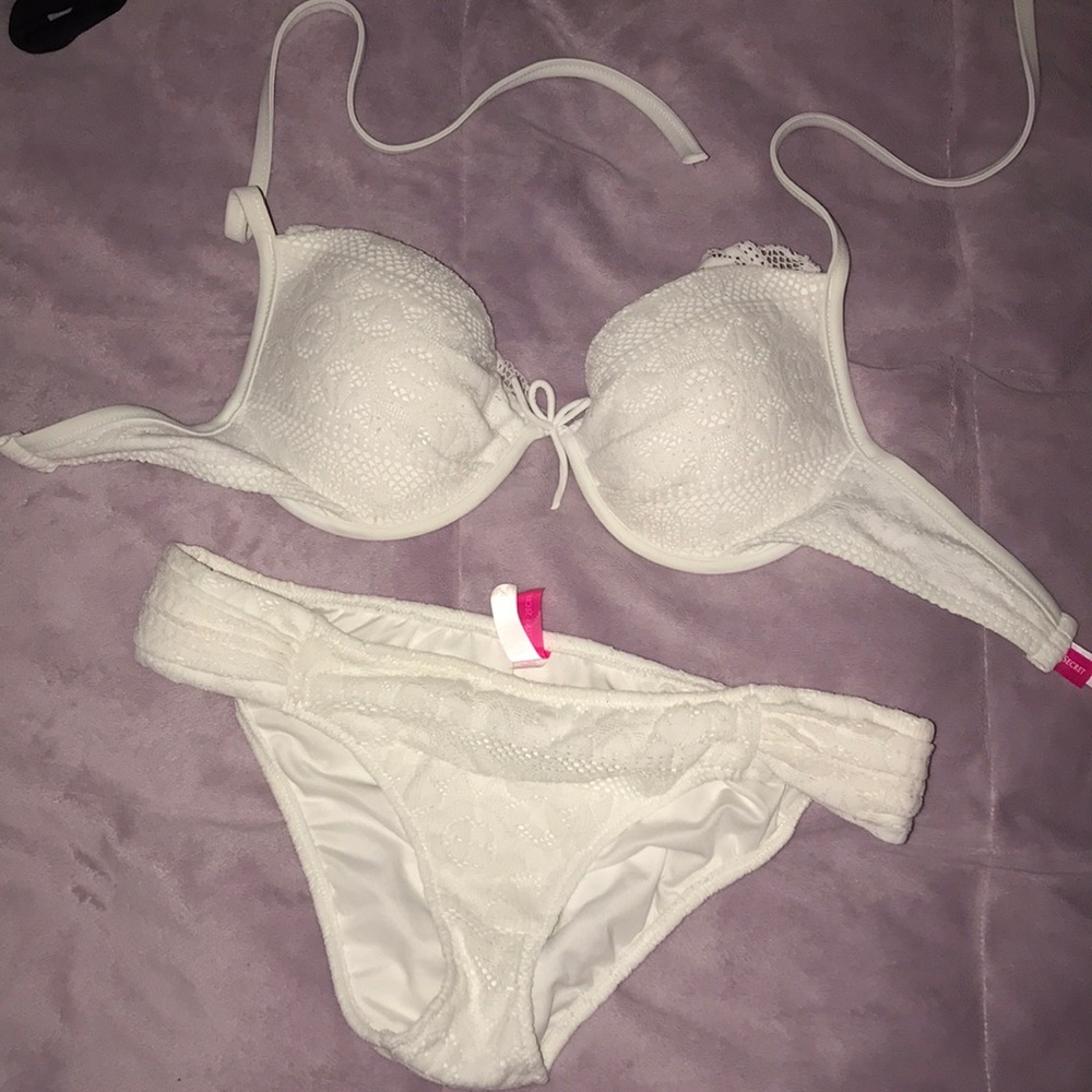 White lace bikini